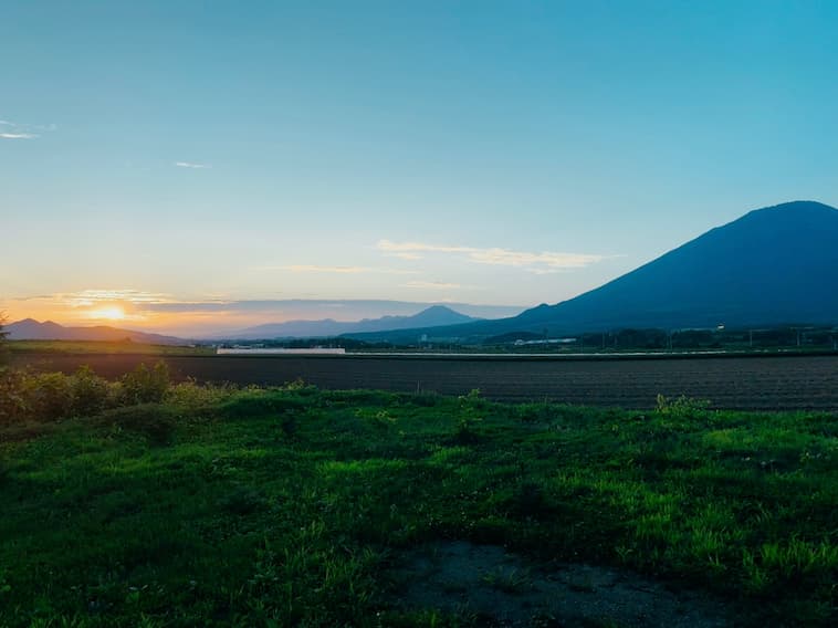 夕暮れの羊蹄山